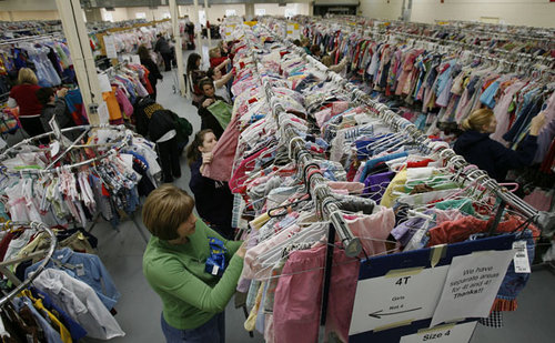 AJC Atlanta - Coverage of the Kidsignments sale at the Gwinnett County Fairgrounds in Lawrenceville GA